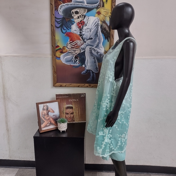 "MISLOOK" OMBRE SHIFT DRESS - Picture 2 of 3